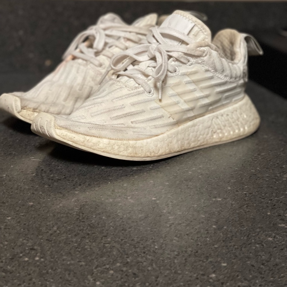 Womens Adidas NMD. White & Gray.